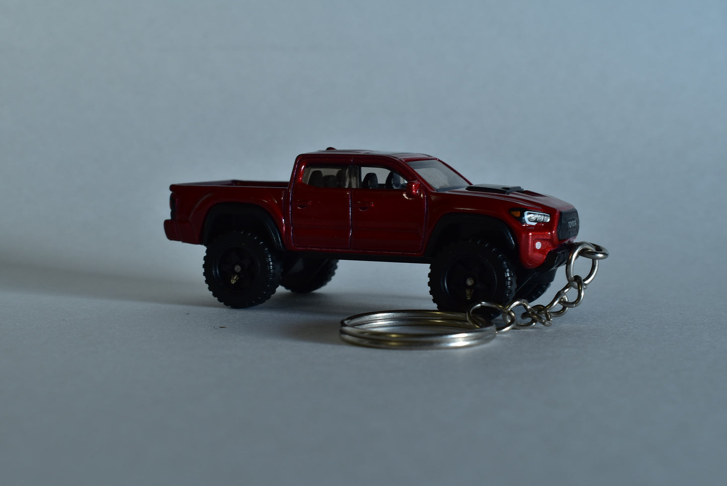 HotwheelsToyotaTacomaKeychainFront